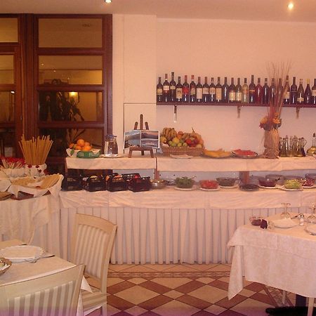 Hotel Tirreno Sapri Buitenkant foto