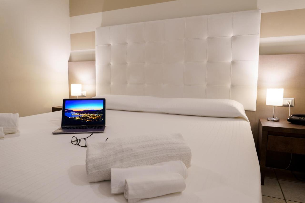 Hotel Tirreno Sapri Buitenkant foto