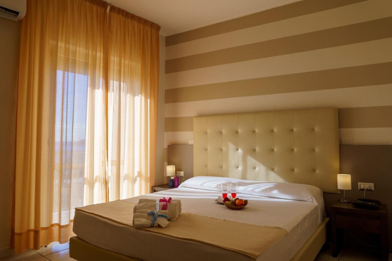 Hotel Tirreno Sapri Buitenkant foto