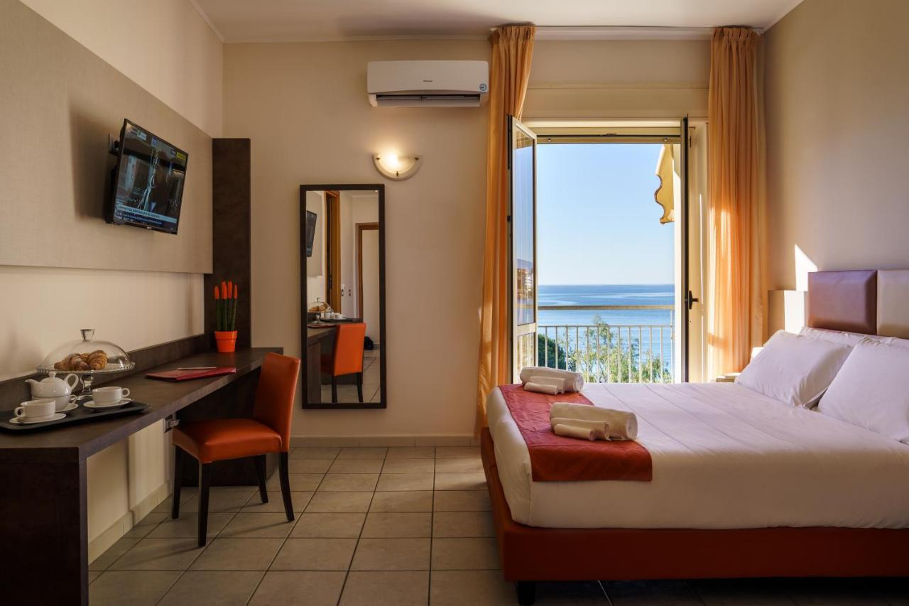 Hotel Tirreno Sapri Buitenkant foto