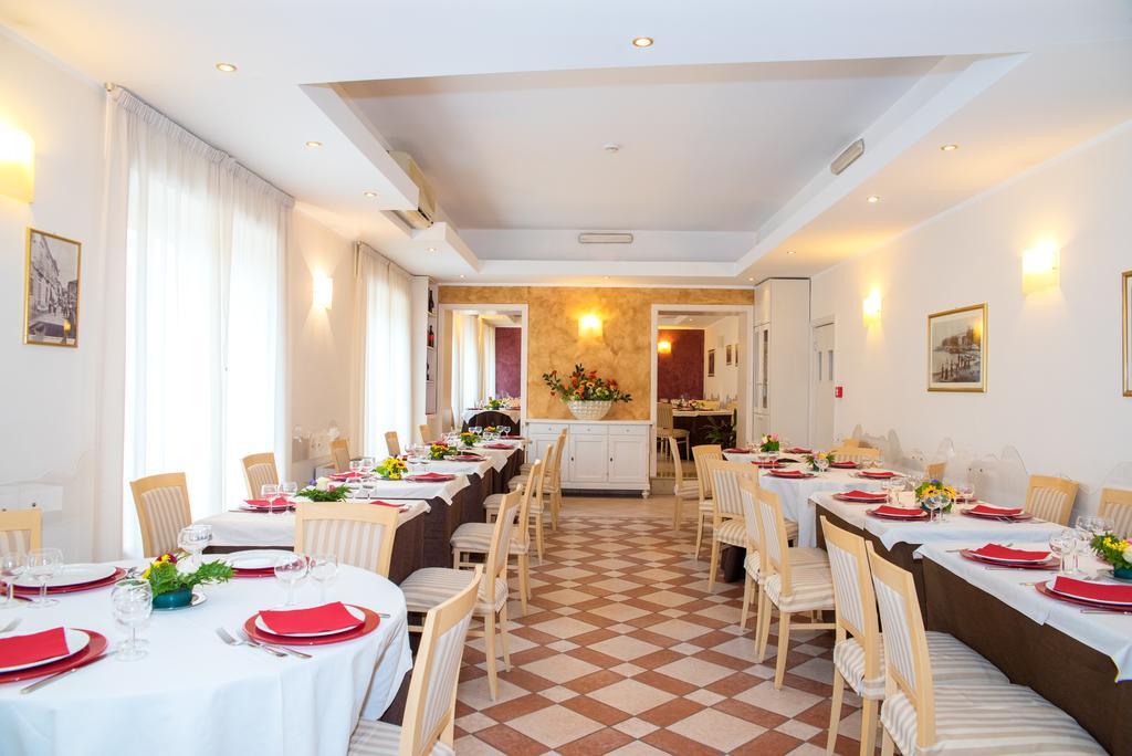 Hotel Tirreno Sapri Buitenkant foto