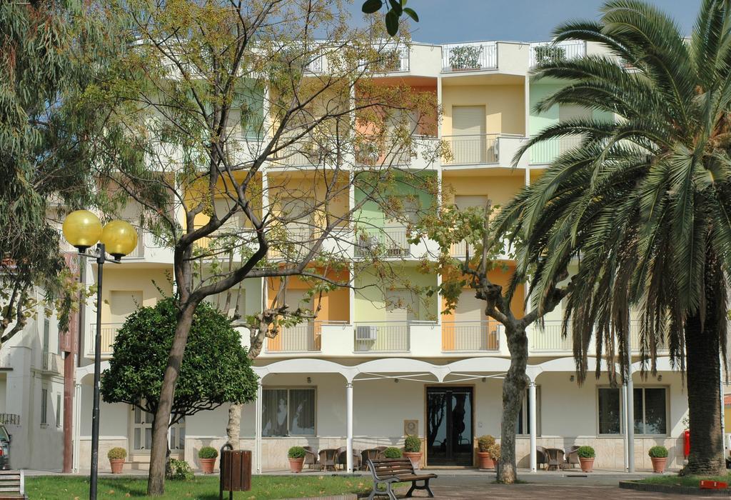 Hotel Tirreno Sapri Buitenkant foto